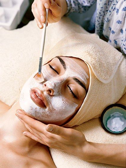 مزایای پاکسازی پوست حرفهای در کلینیک زیبایی